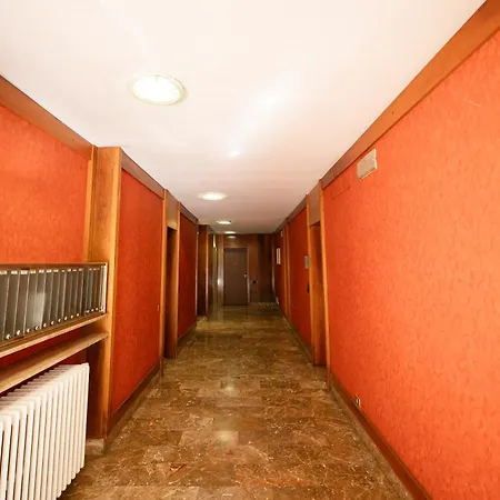 Two-room 450 Meters From Gelsomini M4 アパート *