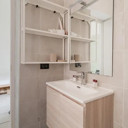 Guesthost - Comfy Nest In South Милан