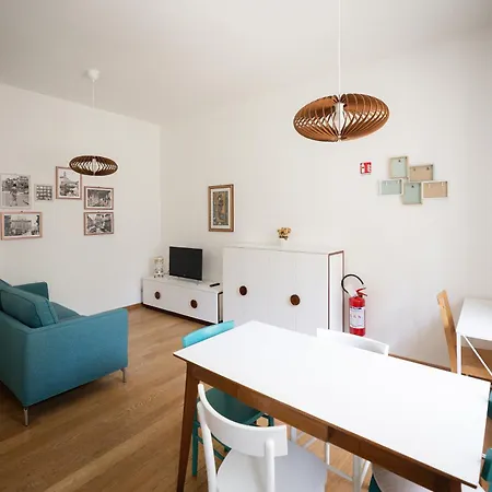 Two-room 450 Meters From Gelsomini M4 アパート