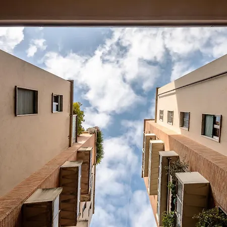 Stayeasy Crocetta - Duomo Walking, 2 Bedrooms 2 Baths * Milán