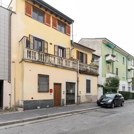 Guesthost - Comfy Nest In South * Милан