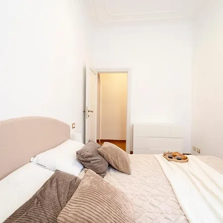 Luxury - Pergolesi 24 Milaan