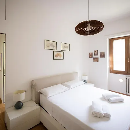 Two-room 450 Meters From Gelsomini M4 アパート *