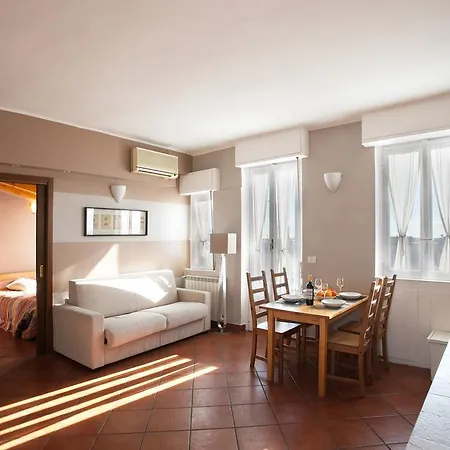 Appartement Skyline In Studi A 1 Minuto Dal Metrò Con Terrazzo Wi-fi E Netflix
