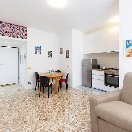 Apartament Metro M3 - 10 Min Duomo - Cozy W Balcony&ac