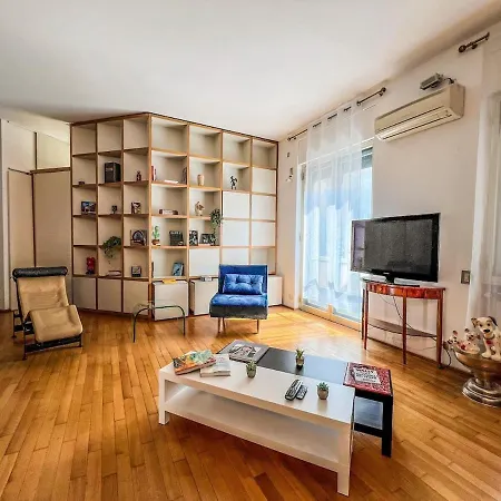 Free Private Parking 120 Mq Duomo 15 A Piedi * Milan