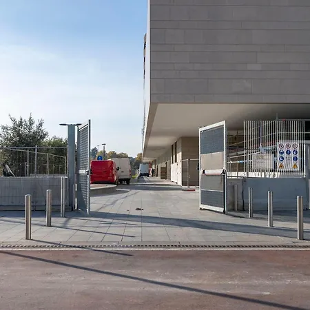 Elegant And Modern In דירה *