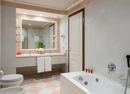 Hotel Leonardo Center