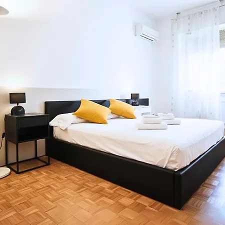 Airconditioned Large And Modern Apartmán Milán