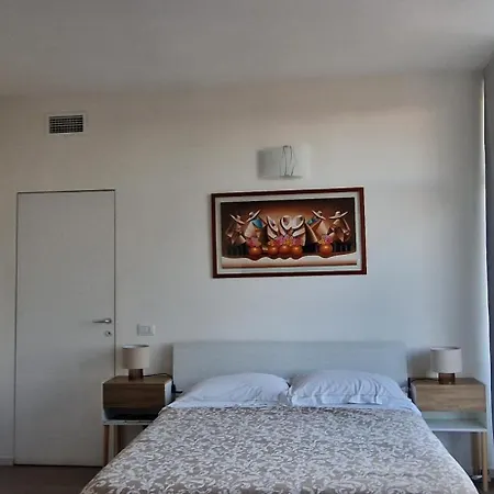 Cozy Flat In Famagosta Area Near The Unipol Forum Di Assago *