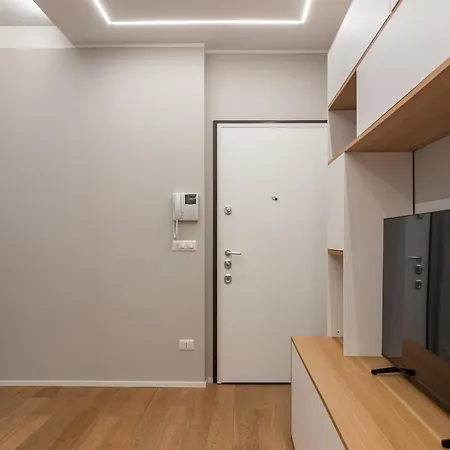 아파트 Modern In - Garage Included *