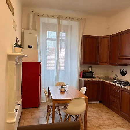 Lejlighed Elegant Near Metro Porta Romana,3 Fermate Subway-stop A Duomo, Wifi-netflix Free *