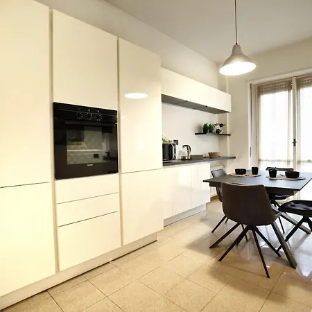 Airconditioned Large And Modern Apartmán Milán