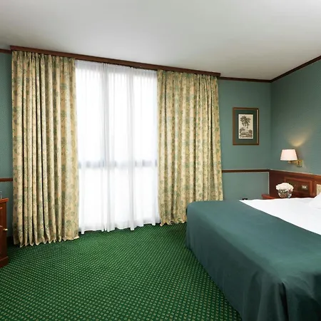 Leonardo Center Hotel