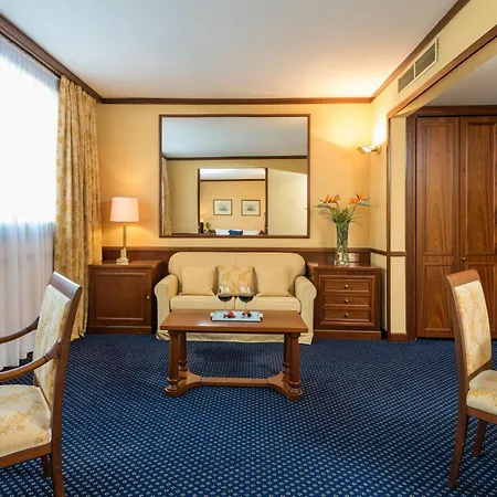 Hotel Leonardo Center