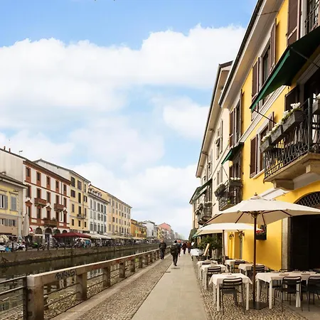- Alzaia Naviglio Grande شقة *