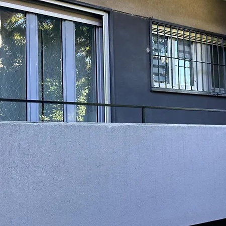דירה Metro House