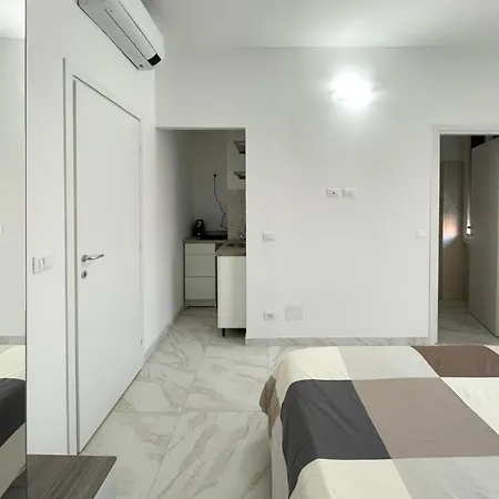 Fair Haven - Modern Near Metro Bisceglie And San Siro Apartmán