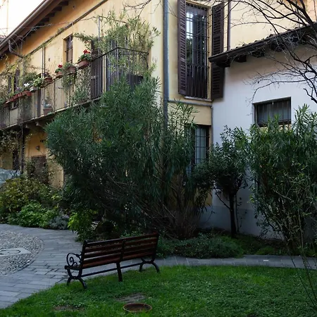 Moderno Bilocale Su Due Piani Nel Cuore Dei Navigli * Milano