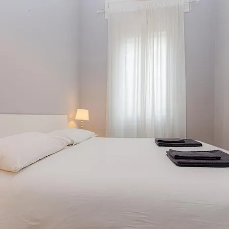 Repubblica Flat Lägenhet Milano