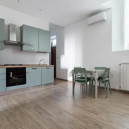 Guesthost - Grey & Flat Milánó