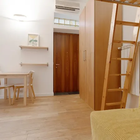 Guesthost - Corvetto Comfy Apartmán *