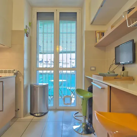 Homeby, Casa Elena * Milánó