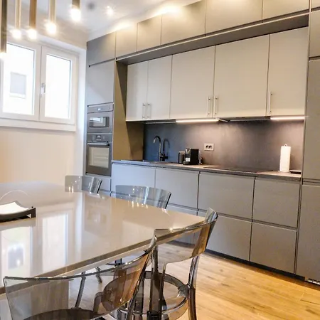 Apartment Darsena Contemporary - Spacious 2br A Few Steps From Centre *