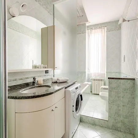Spacious With Three Bedroom And Large Kitchen Milano