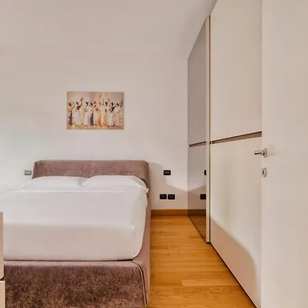 Apartament Hostmate - - Ulpio Traiano Mediolan