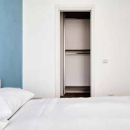 Just Urban - Elegant 1-br Flat In Solari Area - 2 Min Metro M4 Lägenhet Milano