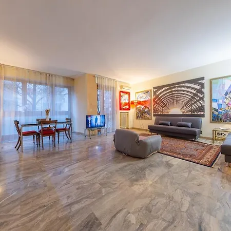 - Spacious And Bright Apartment, Elegant Area アパート