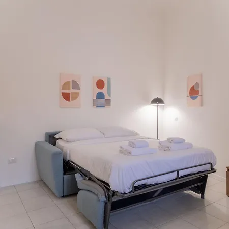Porta Romana Gateway - New Roomy Lägenhet