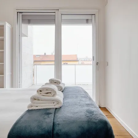 Just Urban - Bright 2br With Terrace 10 Min M4 To Duomo