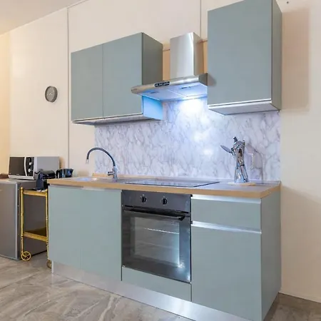 - Spacious And Bright Apartment, Elegant Area アパート *