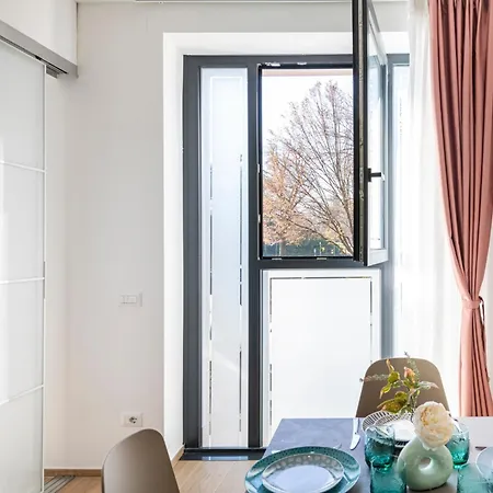 - Elvezia 26 - Sarpi * Milán