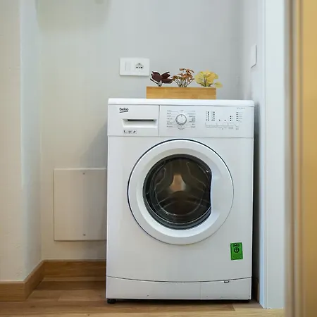 아파트 Modern Flat Near Skyline *