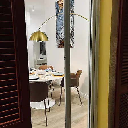 Premium Duomo Metro1, Comolake Trains11 Apartment Milan