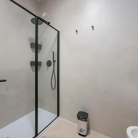 I-host - Modern 1br With Balcony Near Sempione דירה *