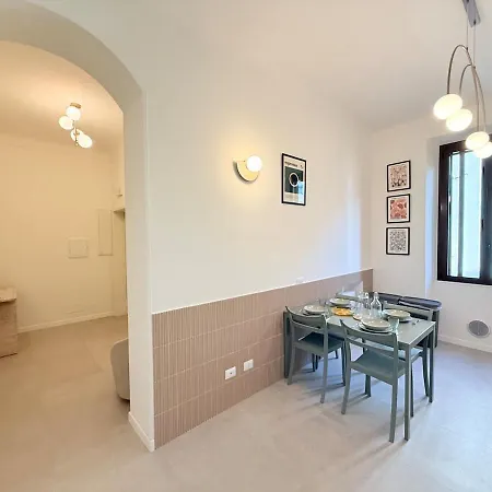 Bright And Spacious In The Heart Of Citta Studi *