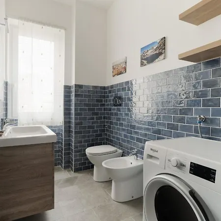 Guesthost - Cenisio Cozy Flat Near Mm5 밀라노