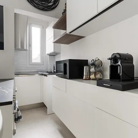 Lambrate - Corti - Bilocale Con Ampio Balcone * Milán
