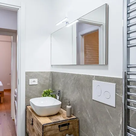 Modern Flat Near Skyline 아파트 밀라노