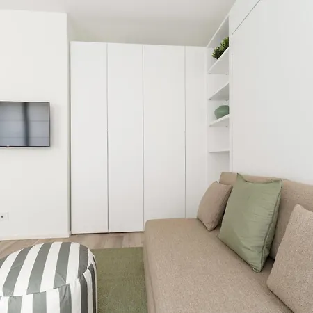 Guesthost - Modern In Moscova * Mailand