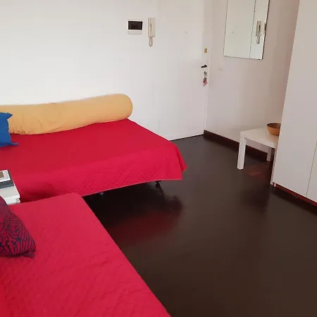 Mondrian's Flat In - Cadore V Giornate - Metro M4 Dateo *