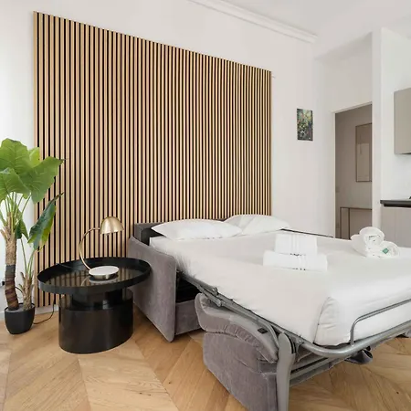 Unione Boutique - 1min From Duomo Apartment