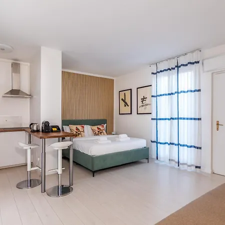 Lägenhet Flat In Duomo Milano