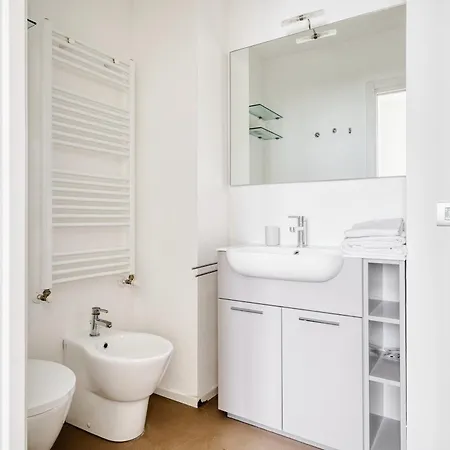 Design In Porta Venezia Appartamento *