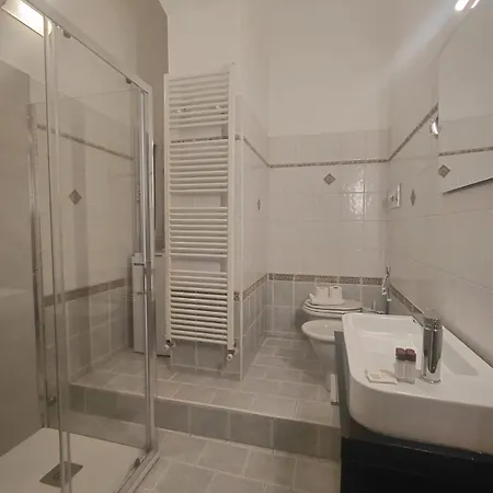 Guesthost -oronzo Washington Milano