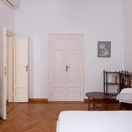 Apartmán Stylish Walking Distance Duomo Mirable Pm